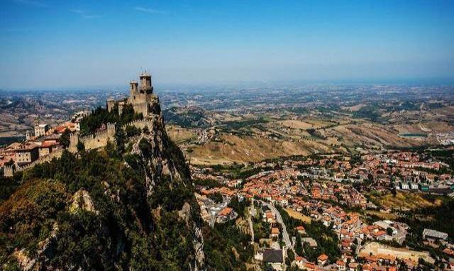 全球4大奇葩国庆节:韩国一年庆5次,英国最“随便”法国最奢侈_图3 全球4大奇葩国庆节:韩国一年庆5次,英国最“随便”法国最奢侈_图3